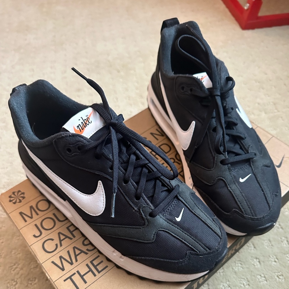 Nike Air Max Dawn women’s